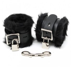 Esposas para Pies Cuero y Pelo Negro 7cm Candados